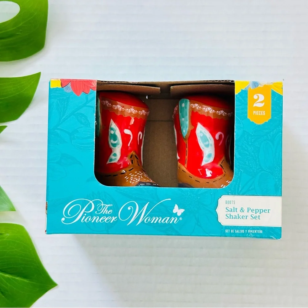 The Pioneer Woman Red Cowboy Boots Salt and Pepper Shaker Set NEW